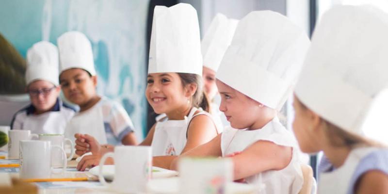 El proyecto 'Los niños se comen el futuro' lucha contra la obesidad infantil ‘Los Niños se Comen el Futuro’ de la mano de Fundación Cajasol, Fundación ‘la Caixa’ y la Fundación Prenauta