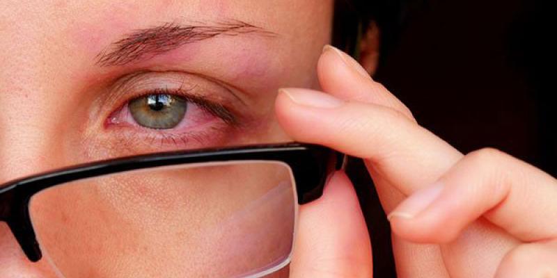 Imagen de una persona/Oftalvist Tratamiento para los problemas de ojos