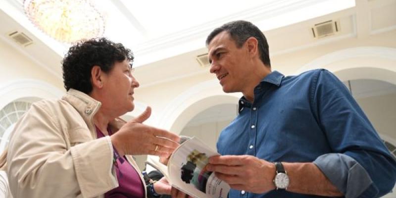 Pedro Sánchez, durante una reunión en Sevilla | Foto de Pool Moncloa Pedro Sánchez, durante una reunión en Sevilla