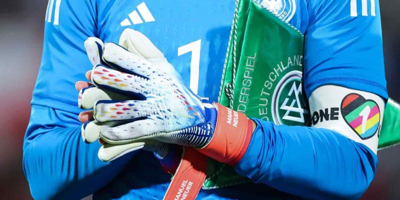 Imagen de un portero con el brazalete "One Love"/La Razón Mundial de Qatar: veto al arcoiris