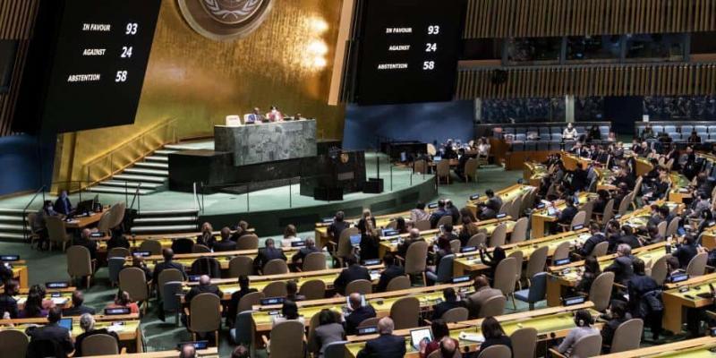 Imagen de la votación para expulsar a Rusia de la ONU/La Vanguardia La ONU expulsa a Rusia del Consejo de los Derechos Humanos