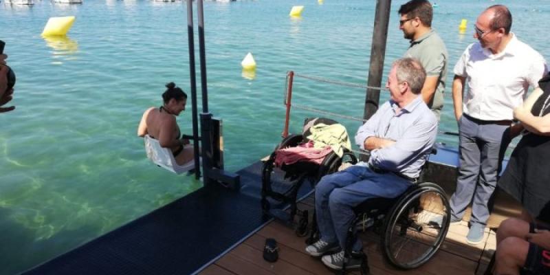 Acceso al agua personas con movilidad reducida - Foto: Ayuntamiento de Palamós Acceso al agua personas con movilidad reducida
