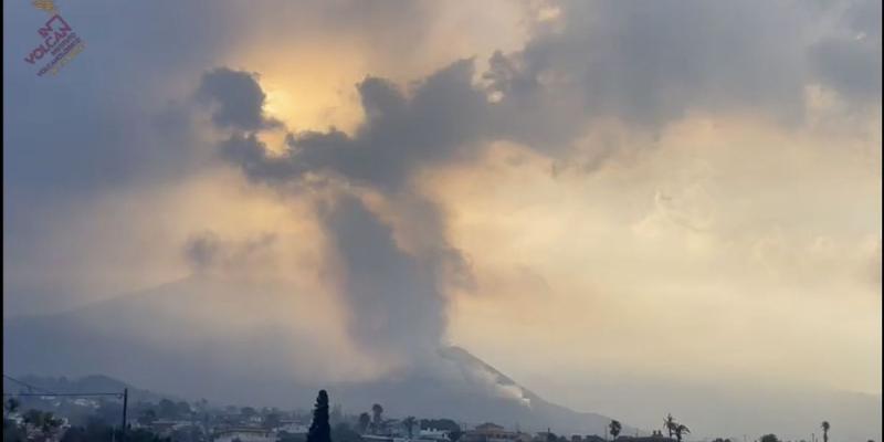 Imagen del volcán a las 9.30 horas de este lunes.