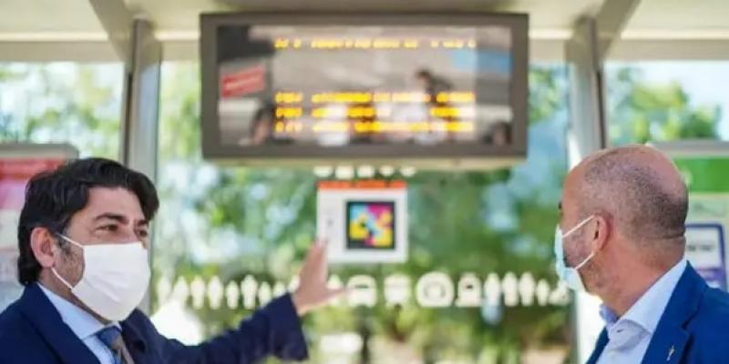 Las paradas de autobús de Madrid alertarán sobre obstáculos a los viajeros con poca visión Madrid implementará un sistema para que las paradas de autobús alerten sobre obstáculos a los viajeros con poca visión