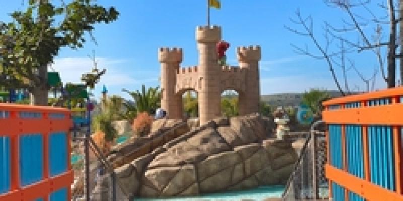 Imagen de un parque de atracciones/envatoelements Crean el primer parque temático accesible