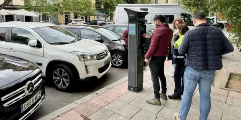 Las zonas más saturadas de Madrid podrán activar parquímetros hasta de noche con el horario SER