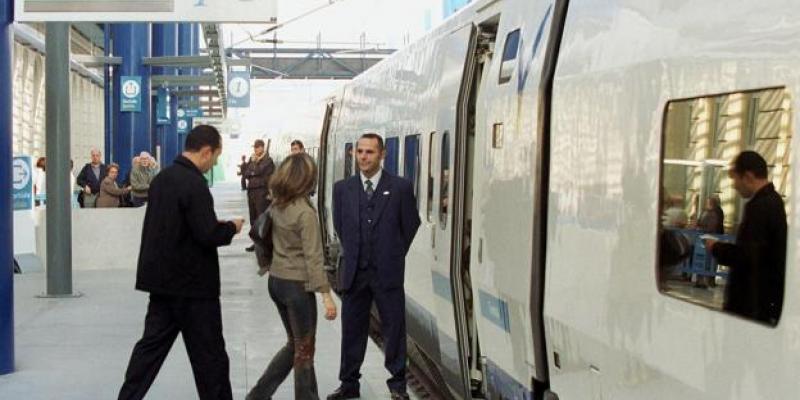 La Comisión Nacional de los Mercados y de la Competencia (CNMC) ha aprobado el Informe de supervisión del mercado de transporte ferroviario 2018. La Comisión Nacional de los Mercados y de la Competencia (CNMC) ha aprobado el Informe de supervisión del mercado de transporte ferroviario 2018.