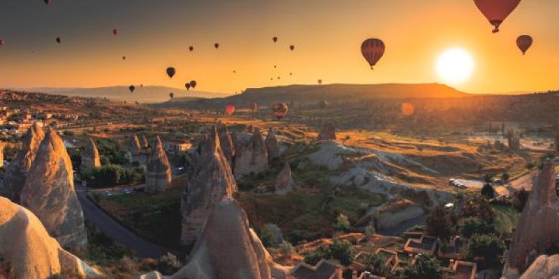 Puesta de sol en Capadocia (Turquía) | Foto de 123RF/goinyk Puesta de sol en Capadocia (Turquía)