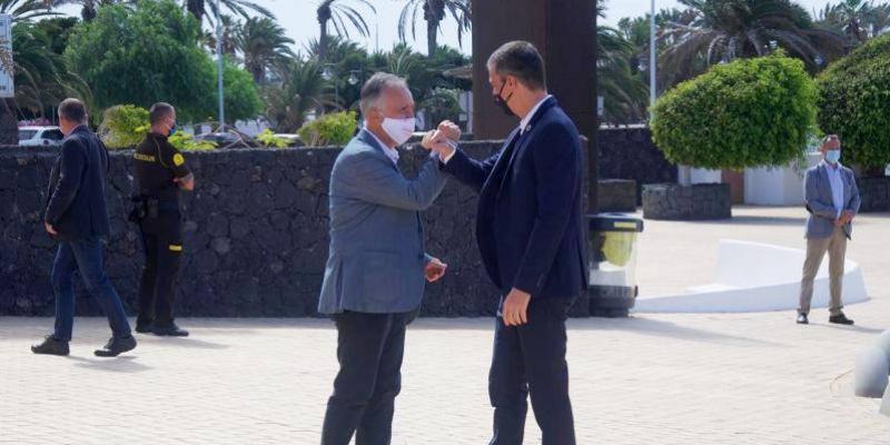 Pedro Sánchez y sus vacaciones Pedro Sánchez al llegar de vacaciones / Foto: Moncloa