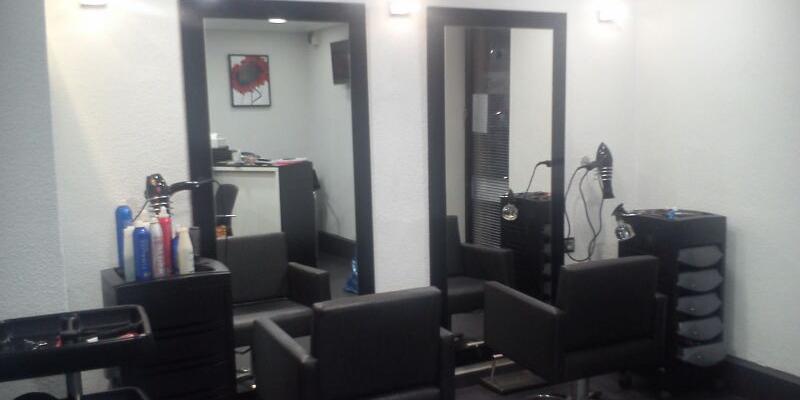 Imagen del interior de la peluquería Rasgo's antes de la pandemia 