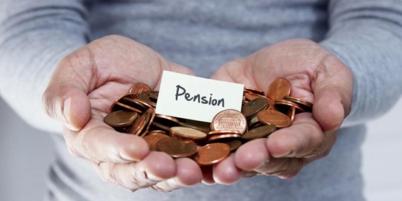 La pensión máxima para 2021 queda fijada en 2.707 euros al mes Esta es la pensión máxima que se puede cobrar desde enero