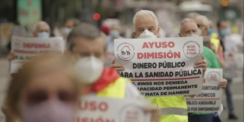 Un grupo de jubilados se manifiesta el pasado junio en Madrid/ EL MUNDO. JAVIER BARBANCHO