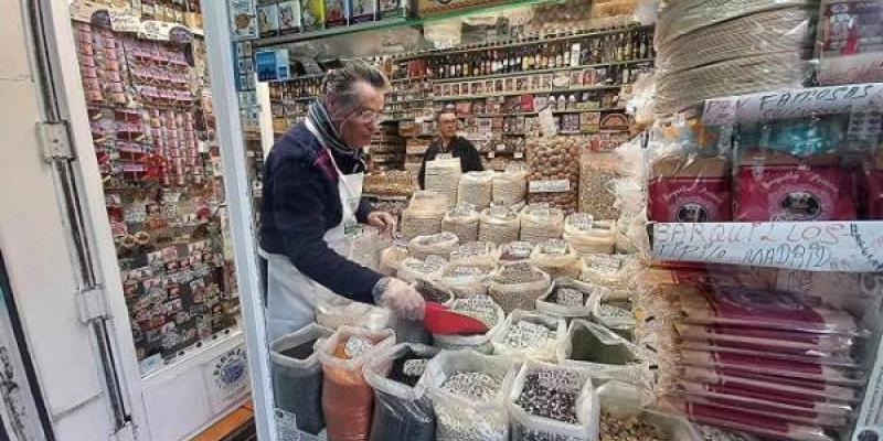 Cierre masivo de pequeños comercios Los pequeños comercios