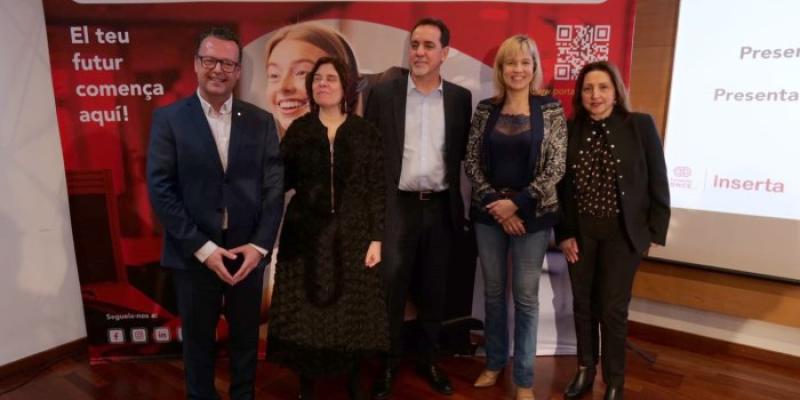 Personas con discapacidad | Foto de Javier Lorente De izquierda a derecha, Antoni Galiano, Virginia Carcedo, Enric Boti, Montse Adan y Dolores García