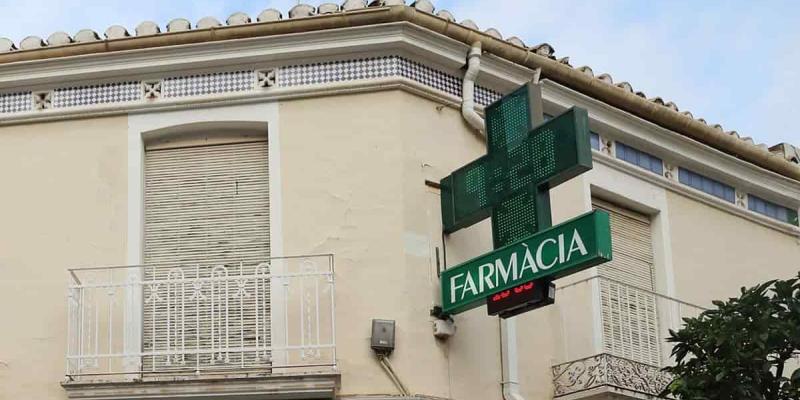 Imagen de una farmacia/SPORT Las personas con discapacidad buscan bolsas de orina en las farmacias