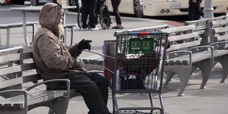 ¿Qué hacen las personas sin hogar para aislarse durante la cuarentena del COVID-19? Las personas sin hogar ante la crisis del coronavirus