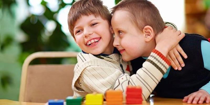 Juegos adaptados para los niños con discapacidad auditiva