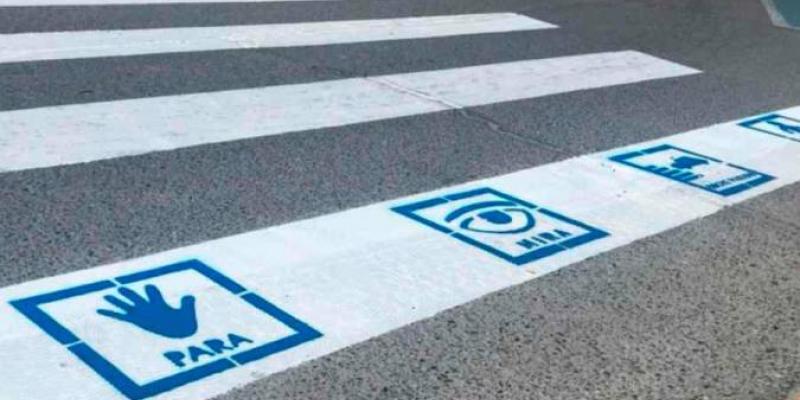 Correo de Andalucía Paso de peatones con pictogramas