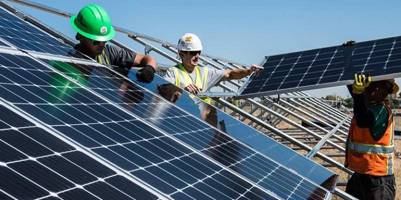 Las solicitudes para la instalación de placas solares se disparan casi un 400 % Las solicitudes para la instalación de placas solares se disparan