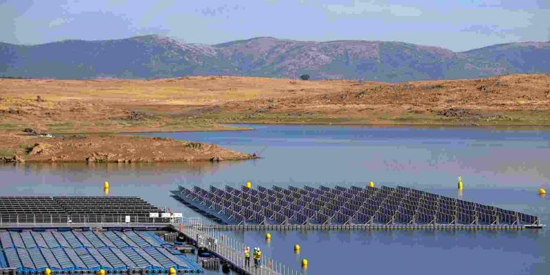 Imagen de las placas solares de Sierra de Brava (Badajoz)