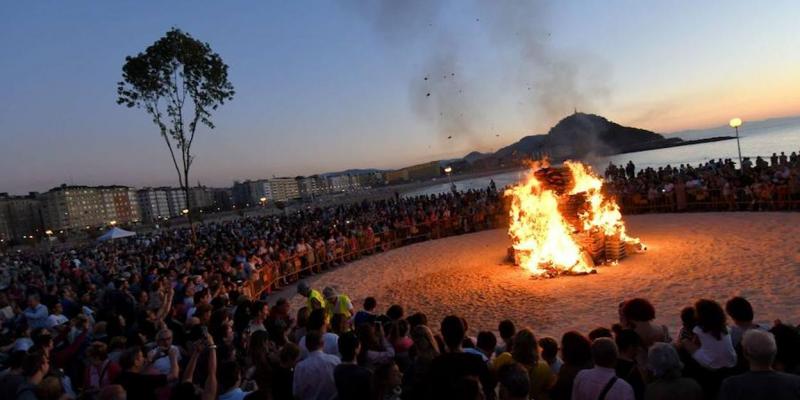 Hogueras de San Juan en Gipuzkoa 2019 Hogueras de San Juan 2019 // JOSÉ MARÍA LÓPEZ