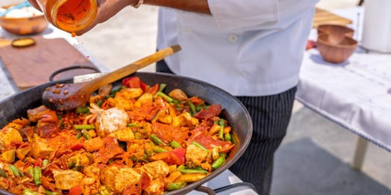 platos típicos - Foto: Envato Elements Paella