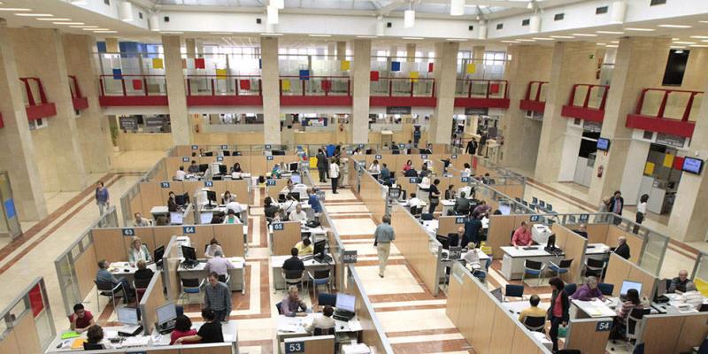La AEAT convoca 20 plazas de ordenanza para personas con discapacidad intelectual La AEAT convoca 20 plazas para personas con discapacidad intelectual