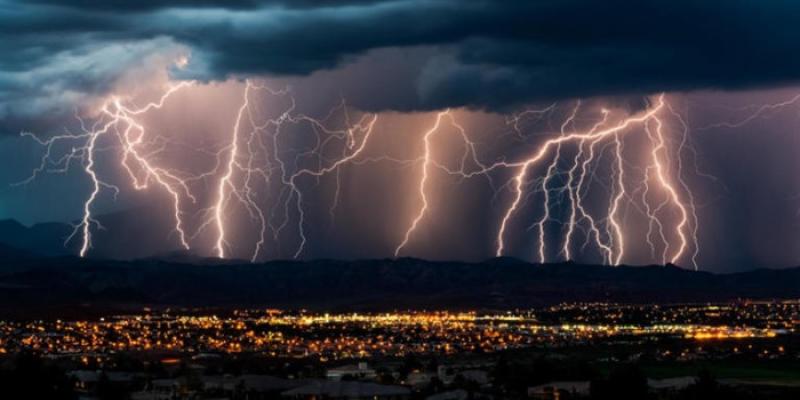 Tormenta eléctrica provocada por la pluma ibérica - Foto: MSN Tormenta eléctrica