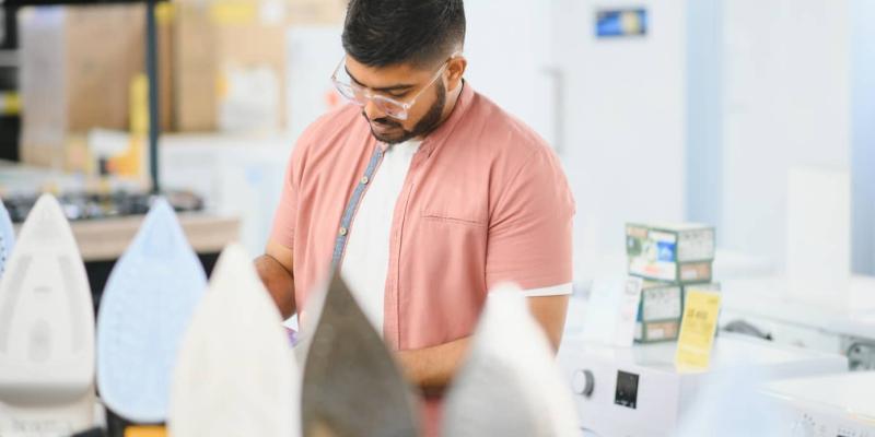 La pobreza da lugar a los jóvenes