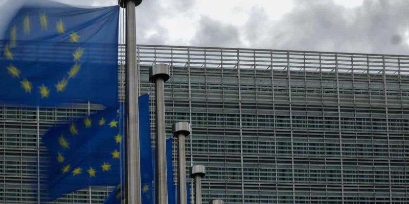 Imagen de banderas de la Unión Europea/RTVE.es Aumenta la pobreza según la Comisión Europea
