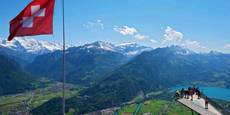 Suiza impone cuarentena a los viajeros procedentes de España, salvo de las islas. Suiza impone cuarentena a los viajeros procedentes de España
