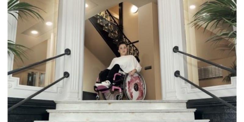 La movilidad reducida se busca nuevos hogares por falta de accesibilidad Edificio no accesible para personas con movilidad reducida