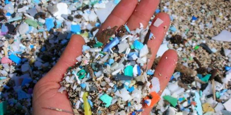 Un pequeño porcentaje de los productos plásticos es reciclado Contaminación por productos plásticos