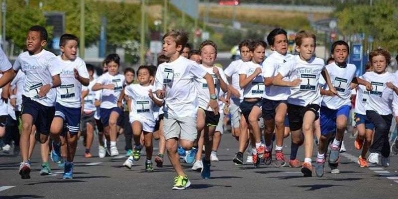 Niños de 5 a 13 años participando en la Carrera Infantil ProFuturo / Foto:ProFuturo Niños participando en la Carrera Infantil ProFuturo
