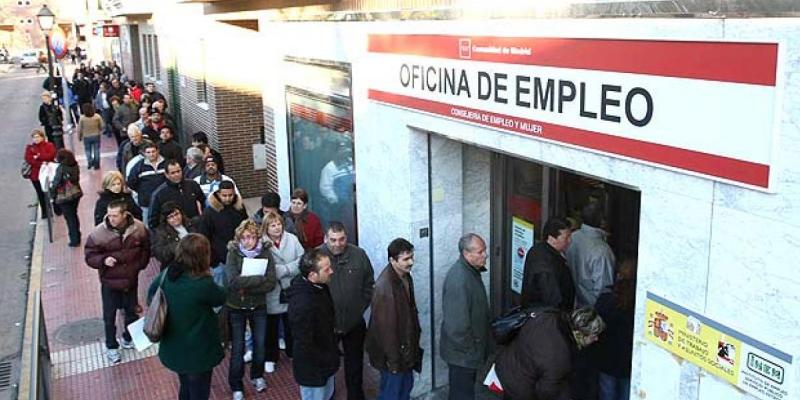 Imagen cola del paro, prórroga de los ERTE hasta septiembre Imagen de la cola del paro / 20 Minutos (Jorge París)