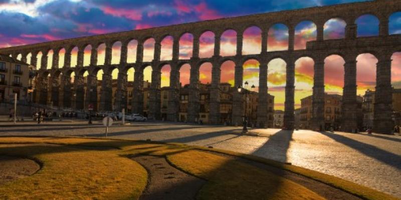 Protección del Patrimonio Histórico Artístico/ SkyScanner Ejemplo patrimonio histórico artístico, Acueducto de Segovia