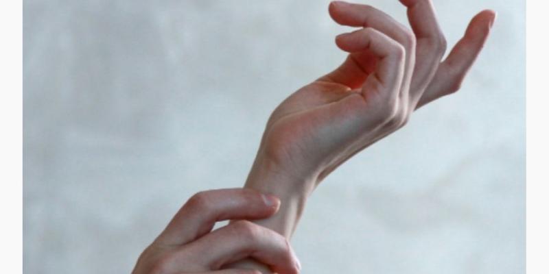Imagen de unas manos/Biosimilar Today Los pacientes con psoriasis se destapan en verano