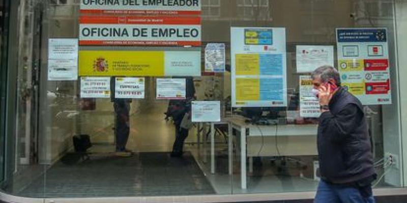Imagen de El País Puerta del SEPE