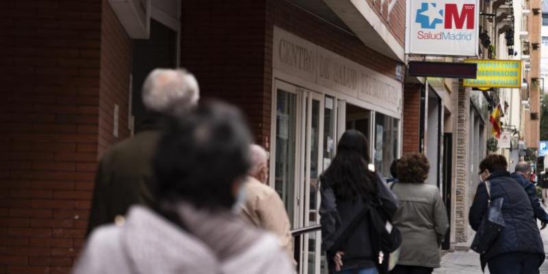 Imagen de Servimedia Los contagios caen un 23,14% en una semana, pero la presión hospitalaria y en UCI sigue subiendo