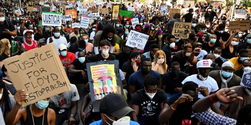 Miles de personas marchan contra el racismo en Madrid y Barcelona tras la muerte de George Floyd // Juan Medina - Reuters