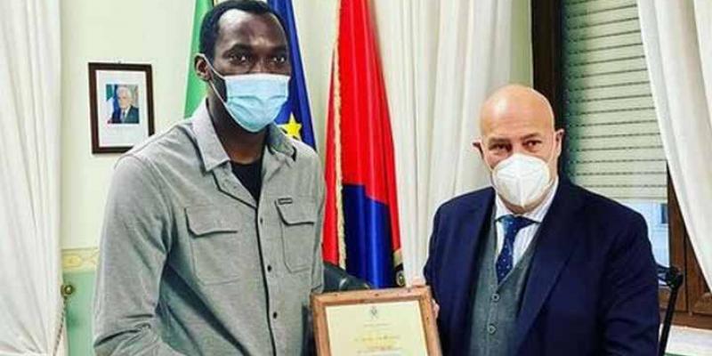 racismo / Instagram El racismo debería estar desterrado de la sociedad