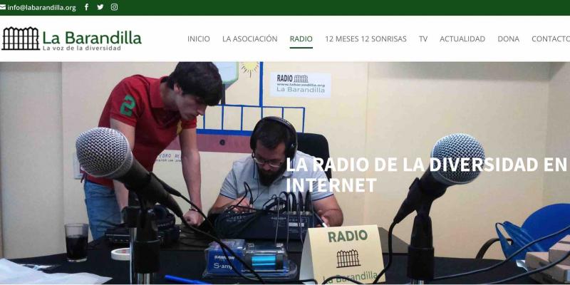 Asociación La Barandilla radio La Asociación La Barandilla amplía la programación de su emisora de radio social