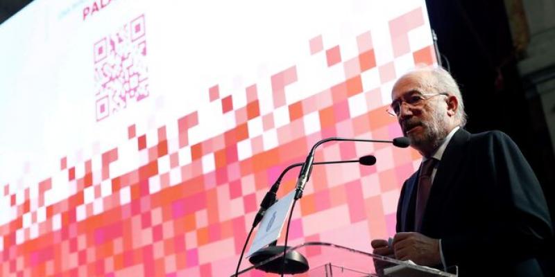 La RAE estrena web con una versión más accesible La RAE estrena web con una versión mucho más limpia y accesible