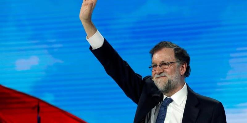 Mariano Rajoy da una paso al frente para salvar al PP. rajoy