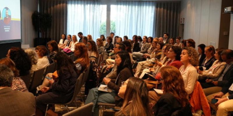Imagen de una reunión/Vertice Recursos humanos, empleo e inteligencia artificial