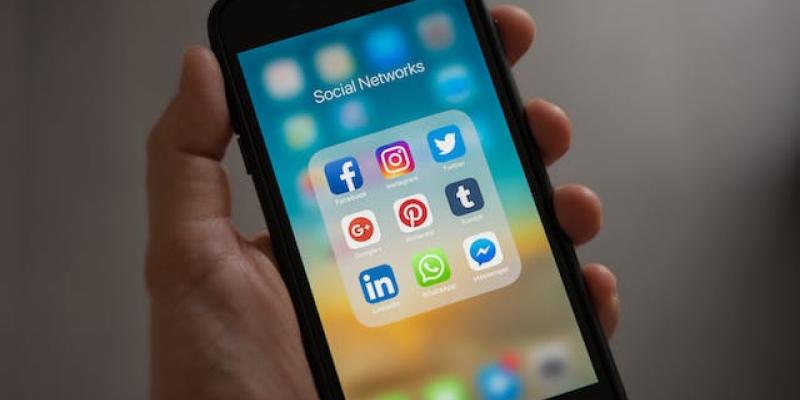 La UE planta cara a las redes sociales - Pexels Varias redes sociales
