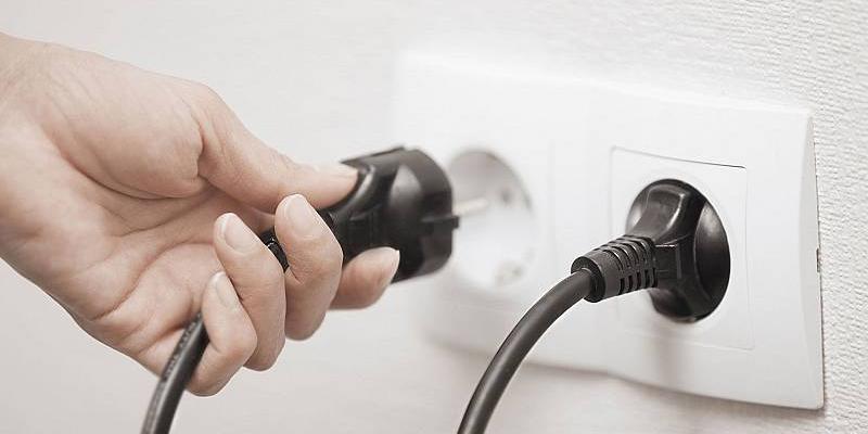 Podemos presiona al PSOE para que impluse ya la reforma energética La reforma del mercado eléctrico tensiona al Gobierno de coalición