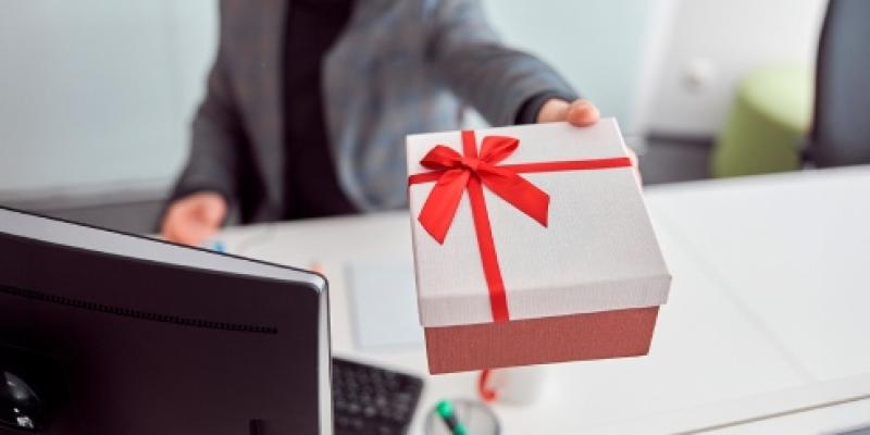 Regalo de Navidad en una empresa