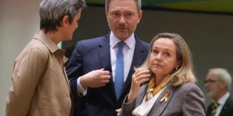 La vicepresidenta del Gobierno, Nadia Calviño, en Bruselas junto al ministro alemán de Finanzas, Christian Lindner