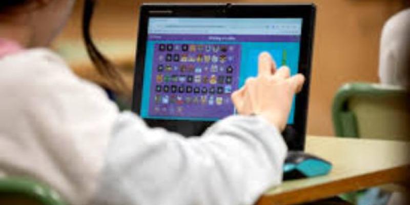 Comunidad de Madrid y uso de pantallas en centros educativos/ El Mundo El uso de pantallas se regulará en la Comunidad de Madrid y sus colegios